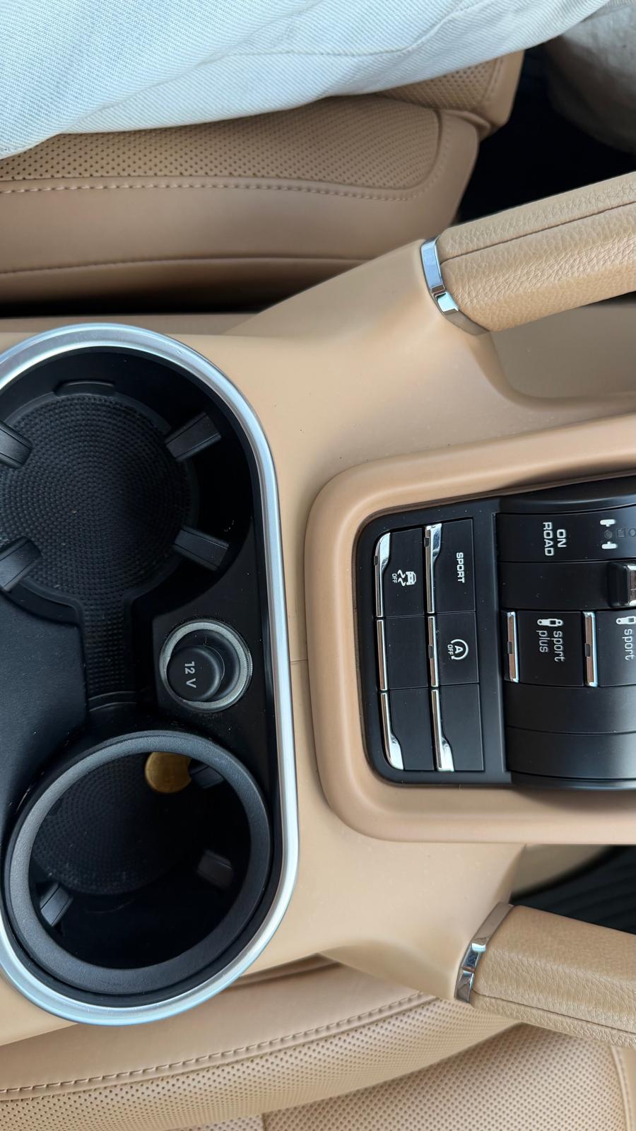 2 ID: 660451569 Porsche Cayenne 3.0 Diesel