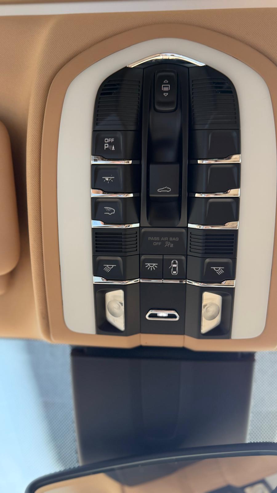 2 ID: 660451569 Porsche Cayenne 3.0 Diesel