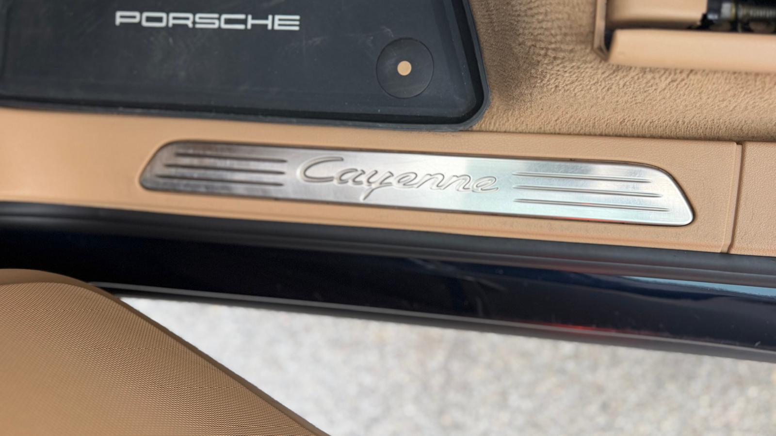 2 ID: 660451569 Porsche Cayenne 3.0 Diesel