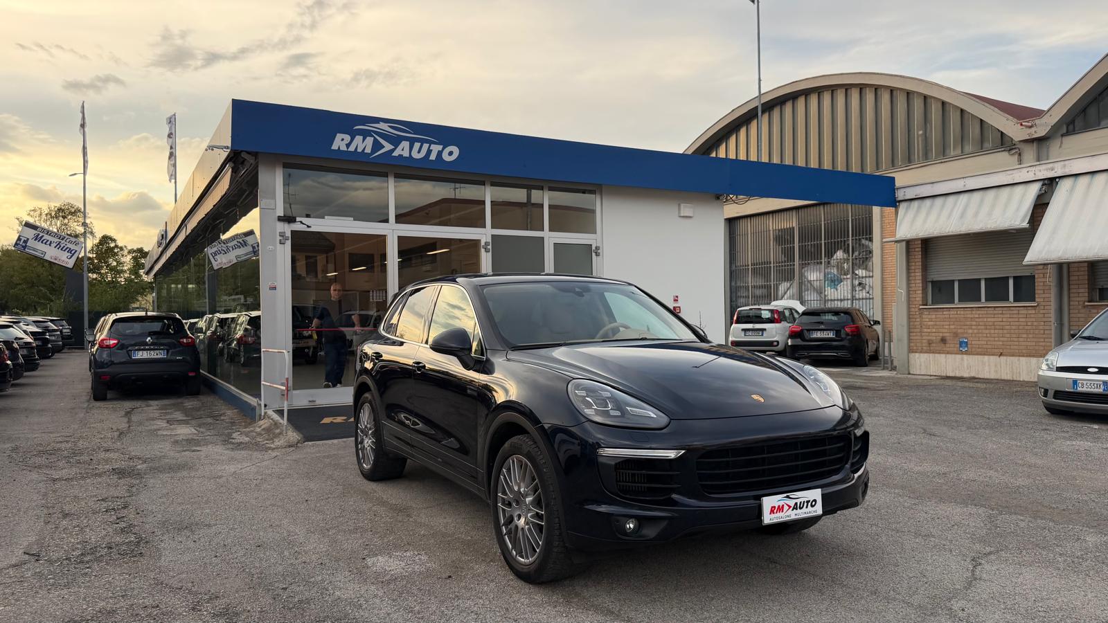 2 ID: 660451569 Porsche Cayenne 3.0 Diesel