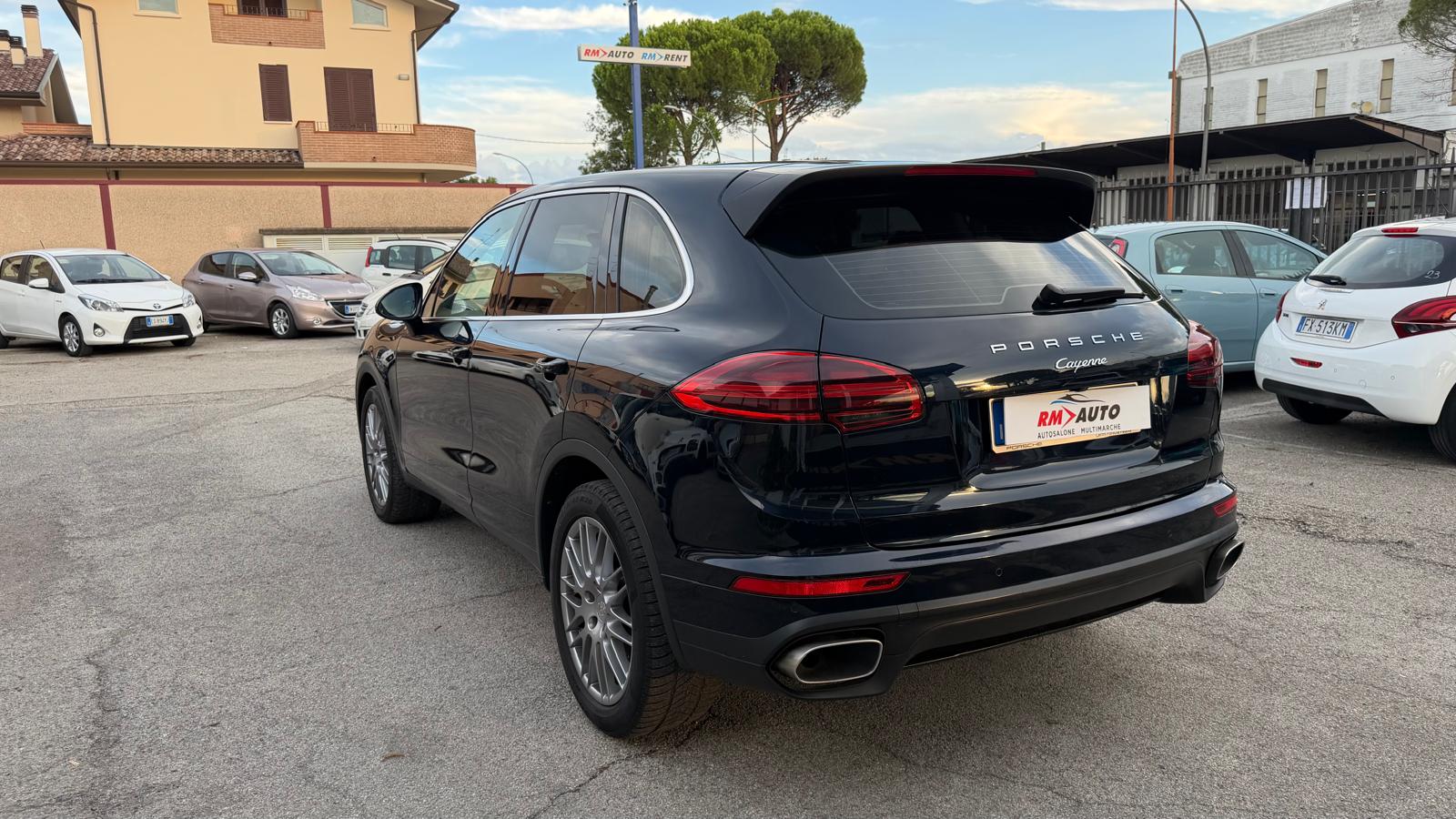 2 ID: 660451569 Porsche Cayenne 3.0 Diesel