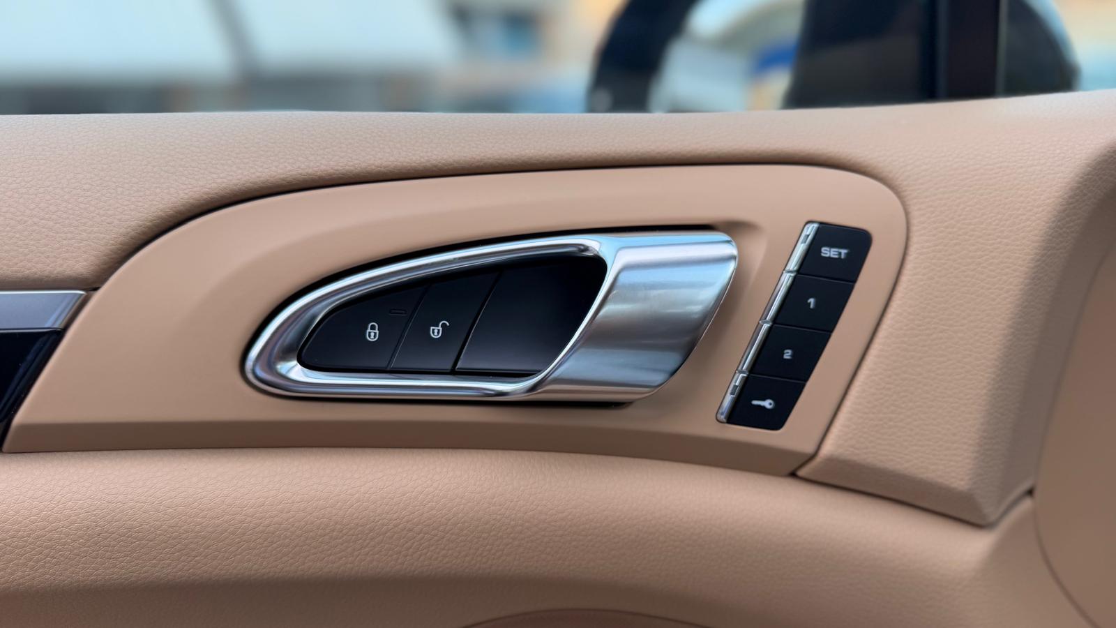 2 ID: 660451569 Porsche Cayenne 3.0 Diesel