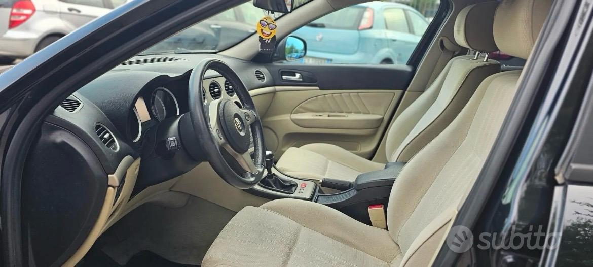 Alfa Romeo 159 1.9 JTDm Sportwagon Distinctive