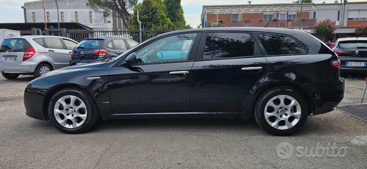 Alfa Romeo 159 1.9 JTDm Sportwagon Distinctive