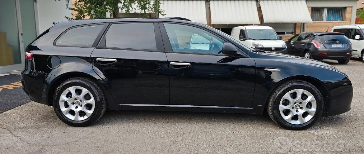 Alfa Romeo 159 1.9 JTDm Sportwagon Distinctive