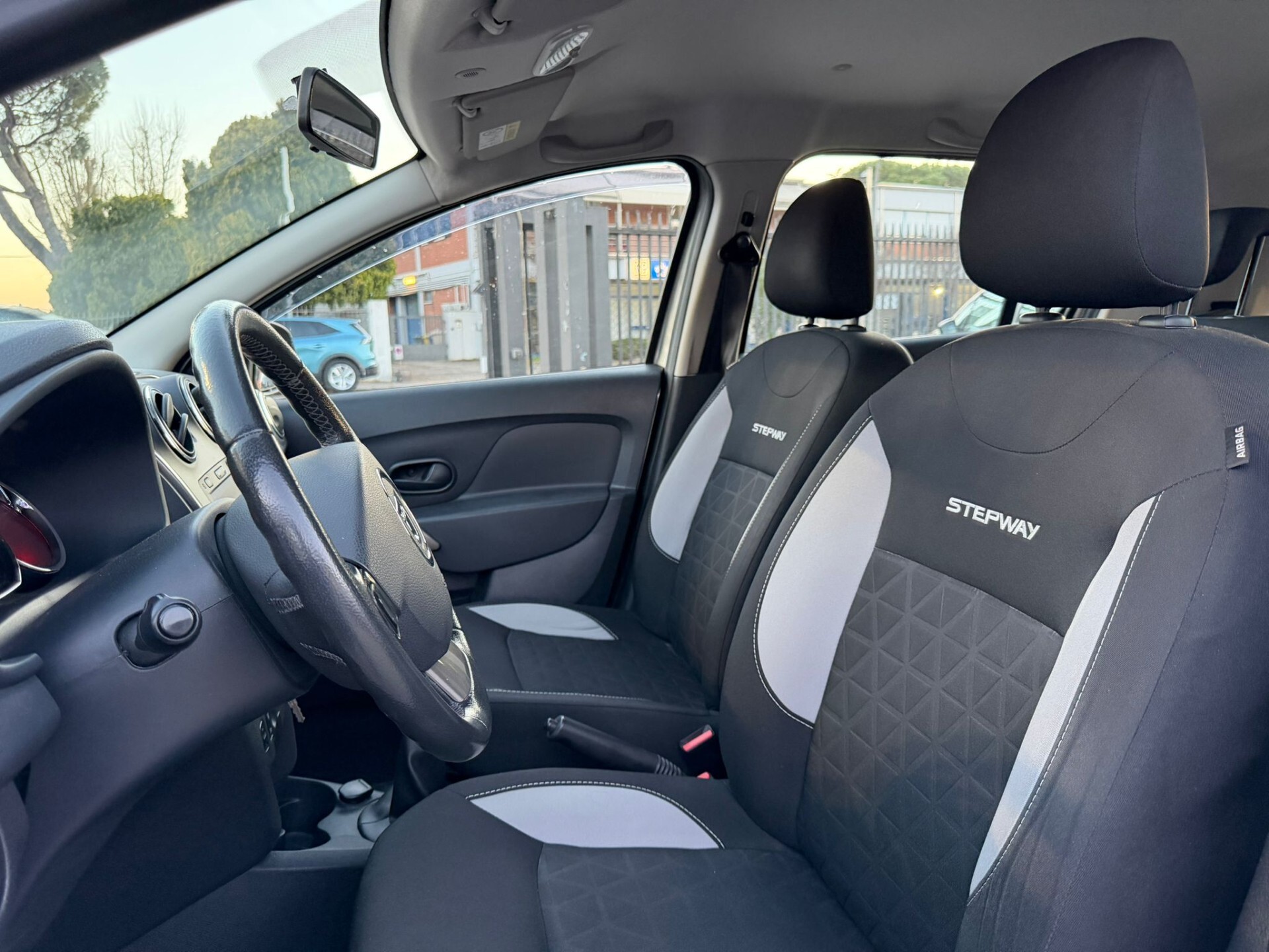 Dacia Sandero 0.9 TCe 90CV Lauréate Solo 64000 KM