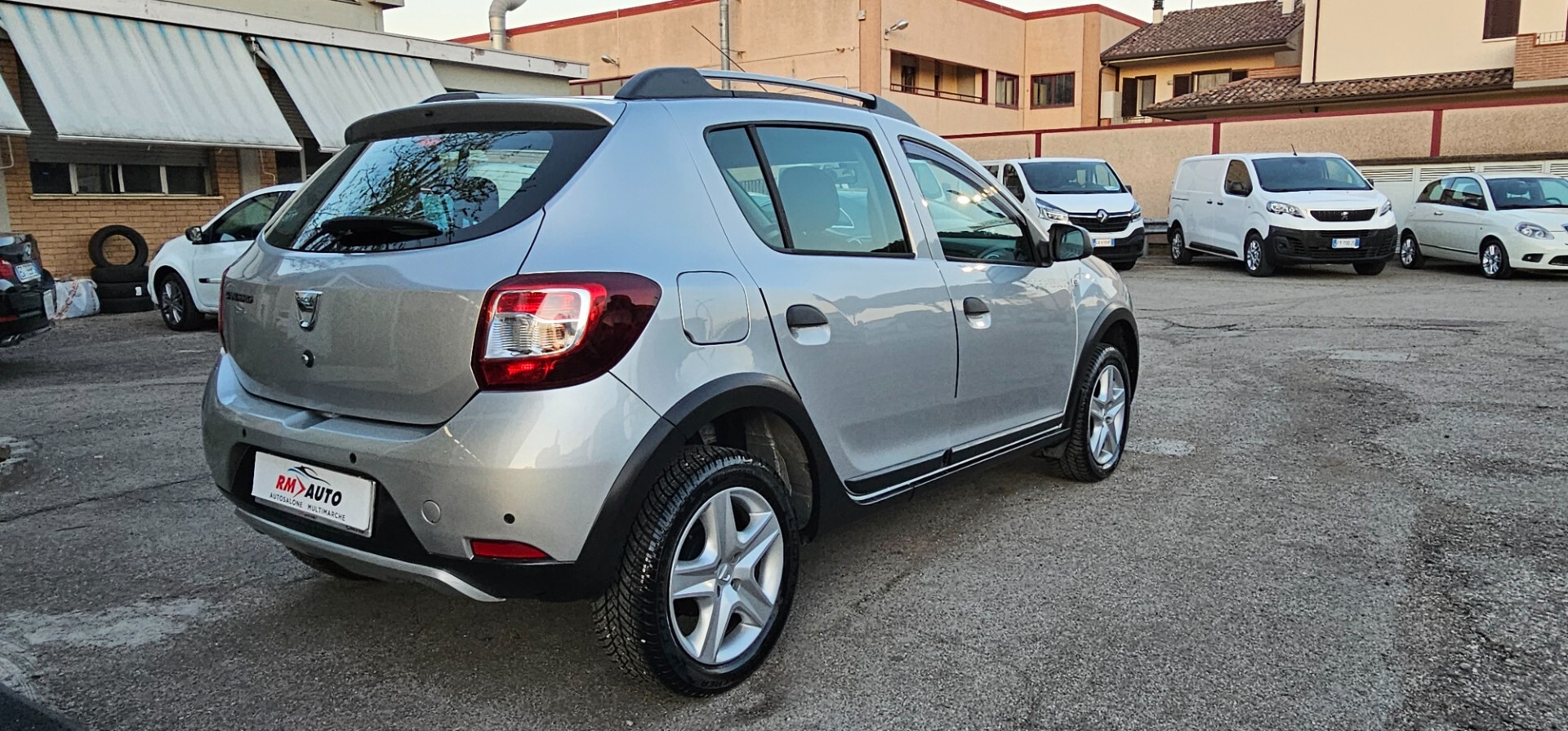 Dacia Sandero 0.9 TCe 90CV Lauréate Solo 64000 KM
