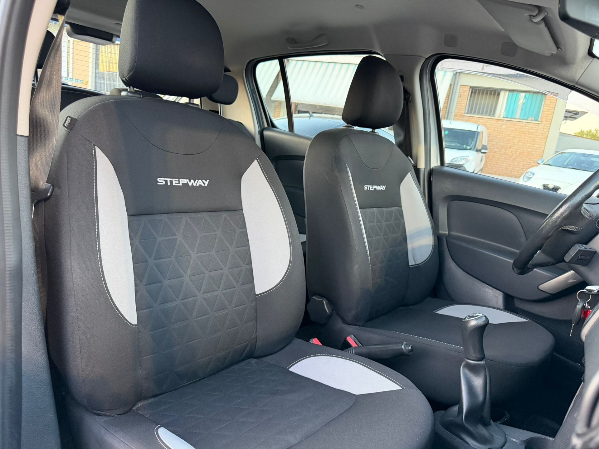 Dacia Sandero 0.9 TCe 90CV Lauréate Solo 64000 KM