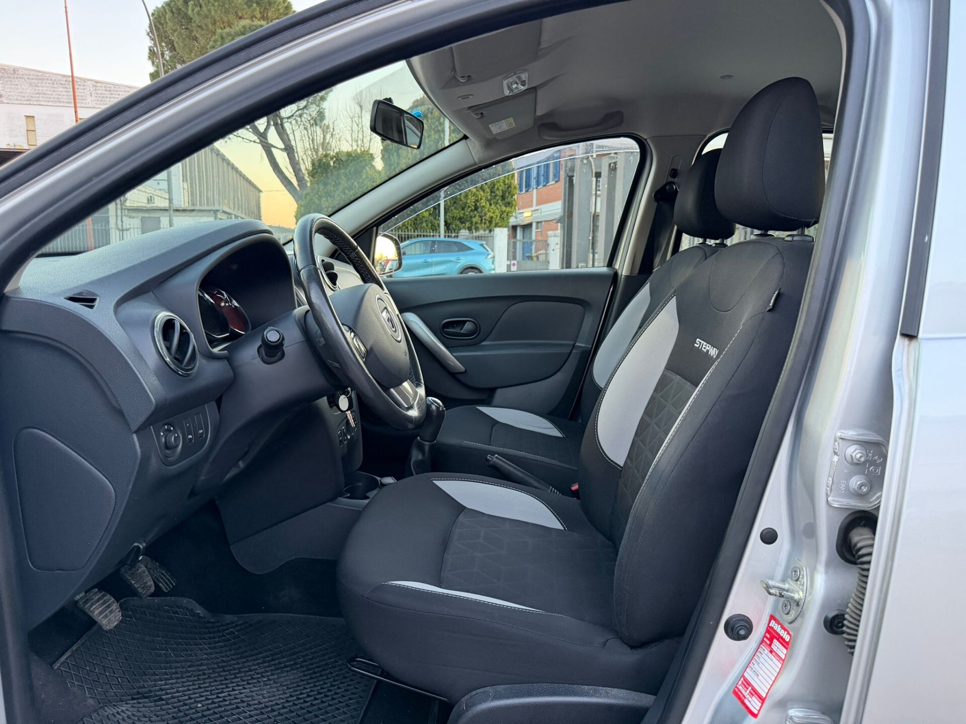 Dacia Sandero 0.9 TCe 90CV Lauréate Solo 64000 KM