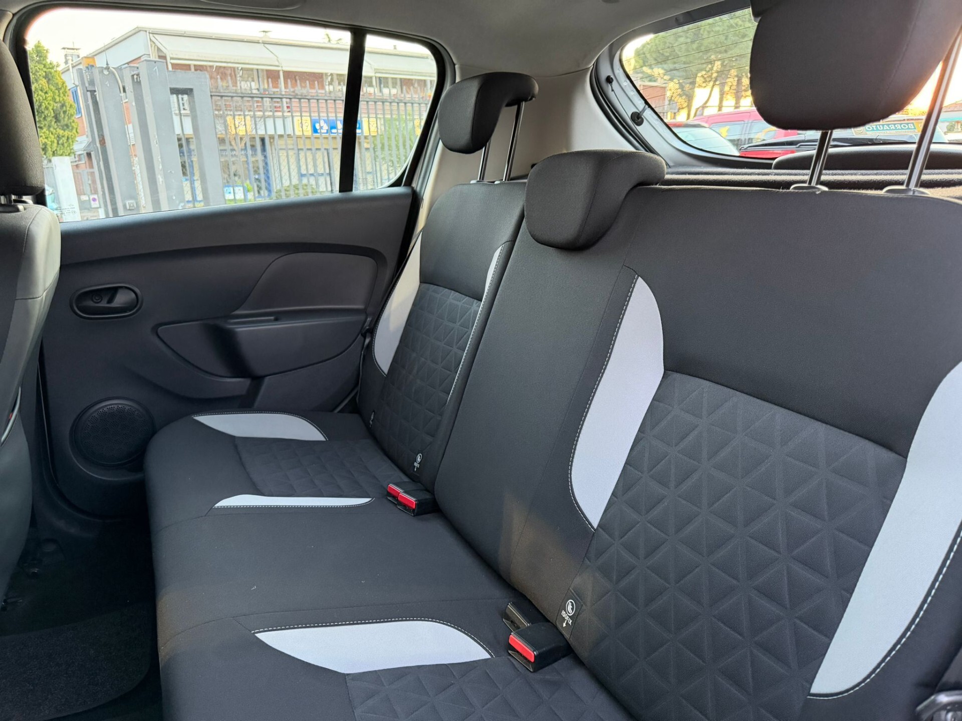 Dacia Sandero 0.9 TCe 90CV Lauréate Solo 64000 KM