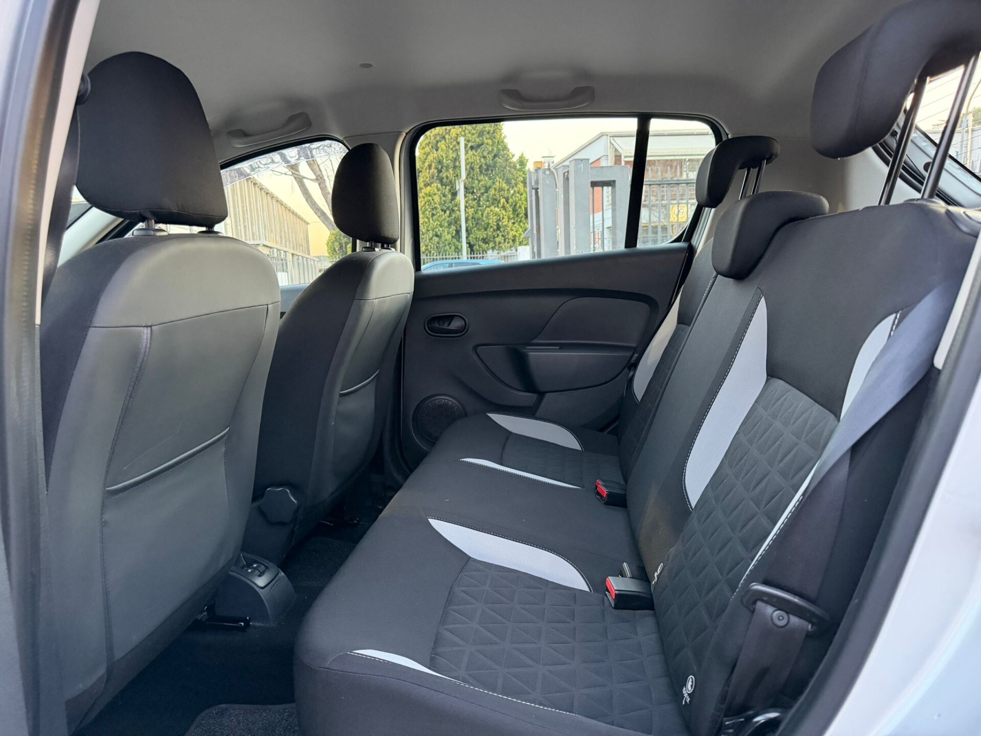 Dacia Sandero 0.9 TCe 90CV Lauréate Solo 64000 KM