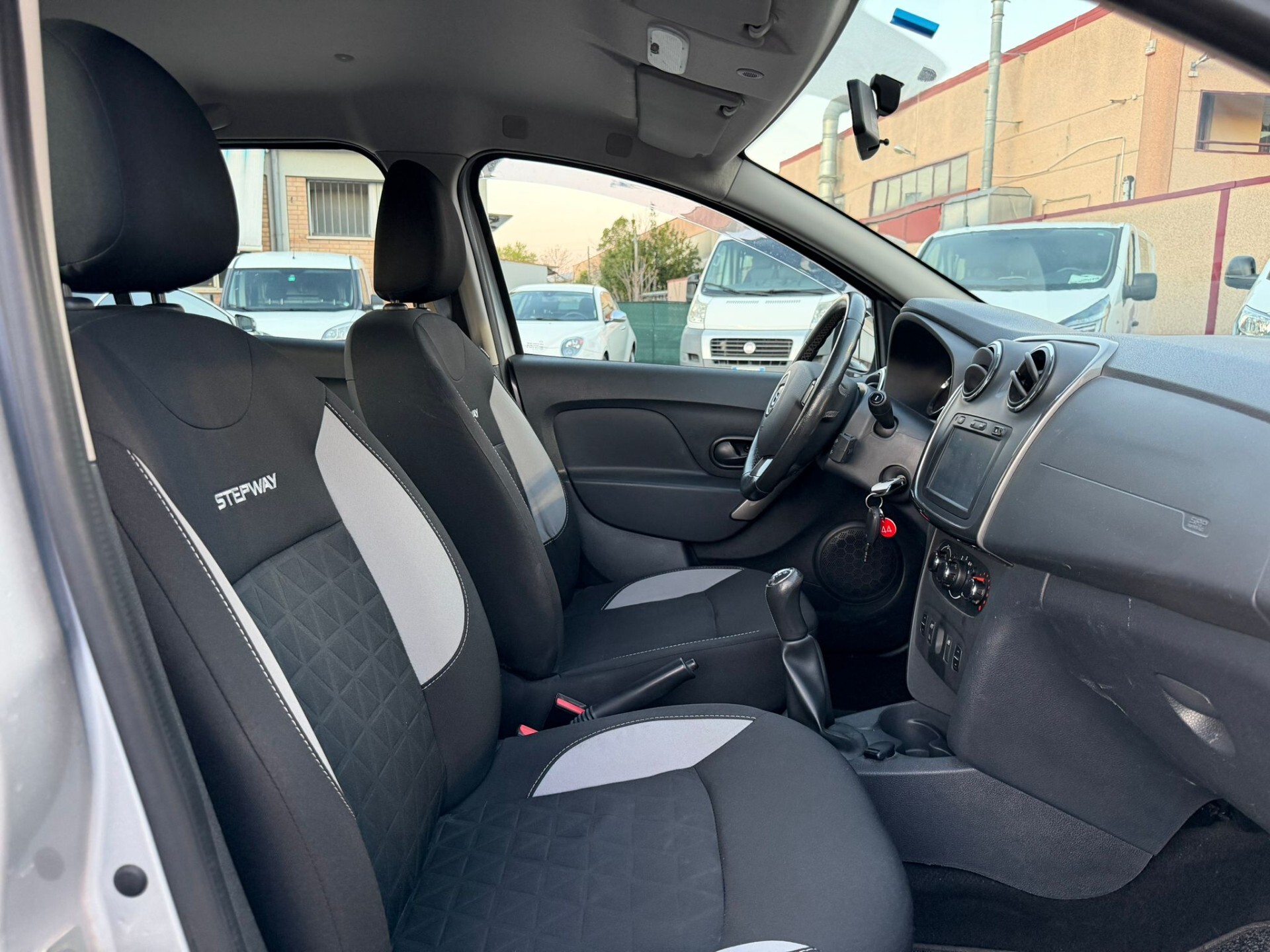 Dacia Sandero 0.9 TCe 90CV Lauréate Solo 64000 KM