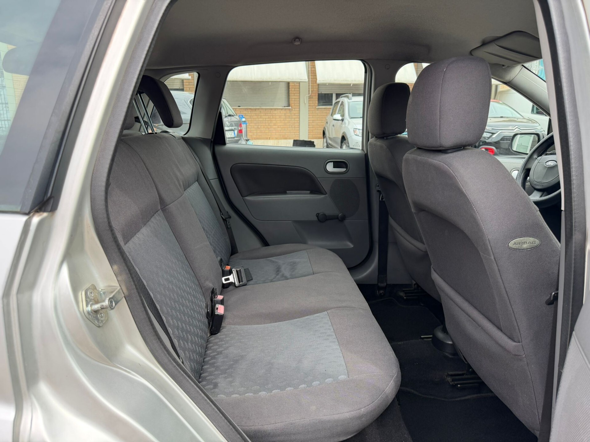 Ford Fiesta 1.4 16V 5p. Ghia