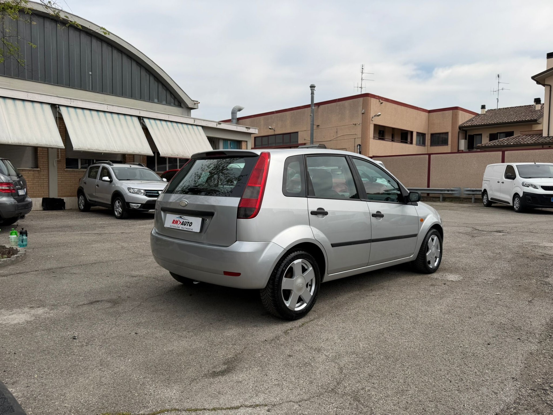 Ford Fiesta 1.4 16V 5p. Ghia