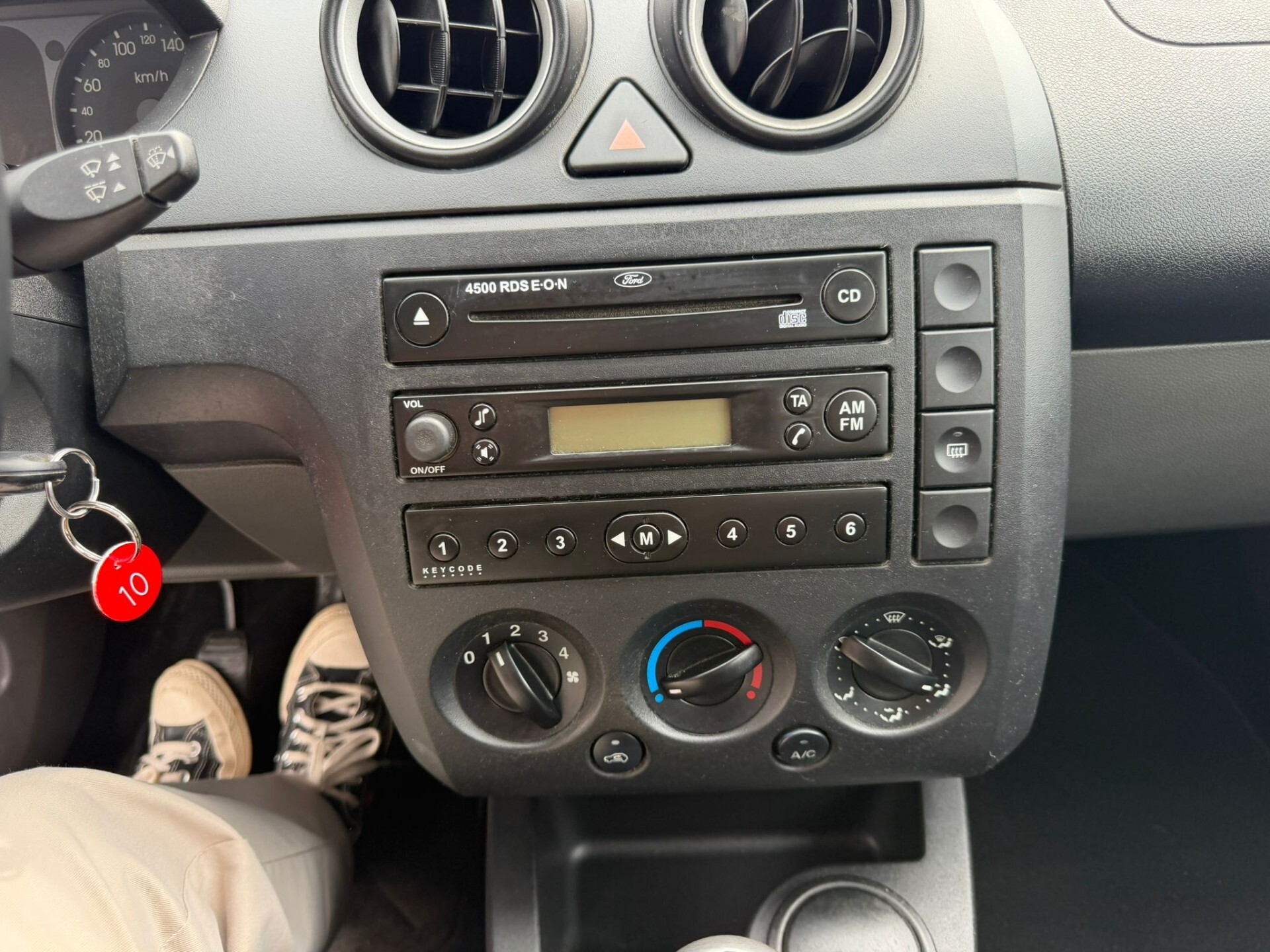 Ford Fiesta 1.4 16V 5p. Ghia