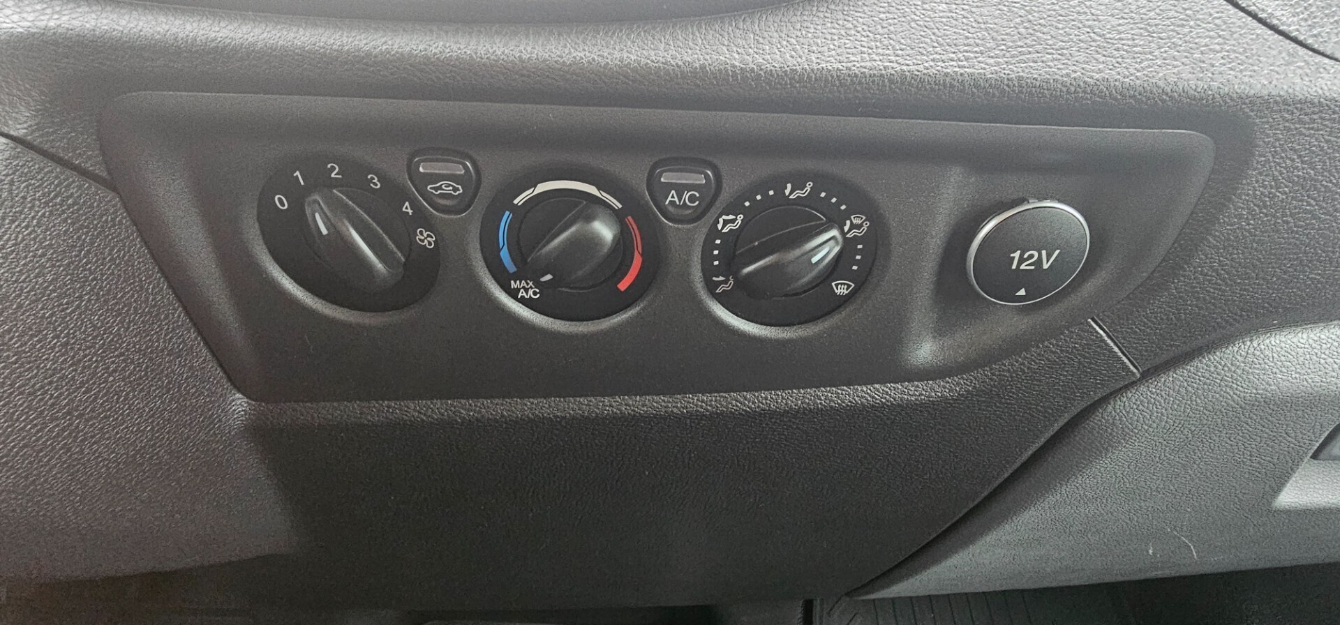 Ford Transit 330 2.0 TDCi EcoBlue 170CV Furgone