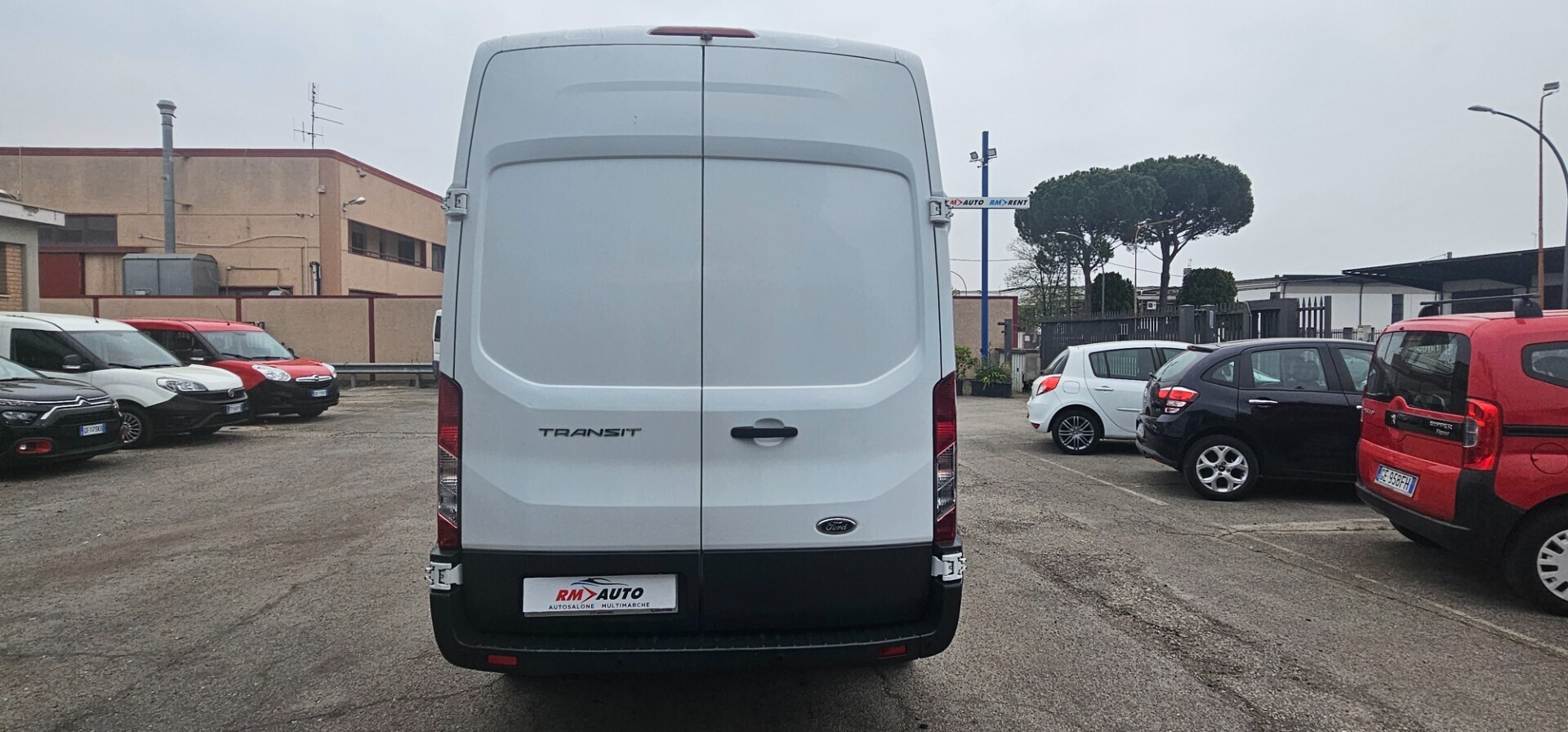 Ford Transit 330 2.0 TDCi EcoBlue 170CV Furgone