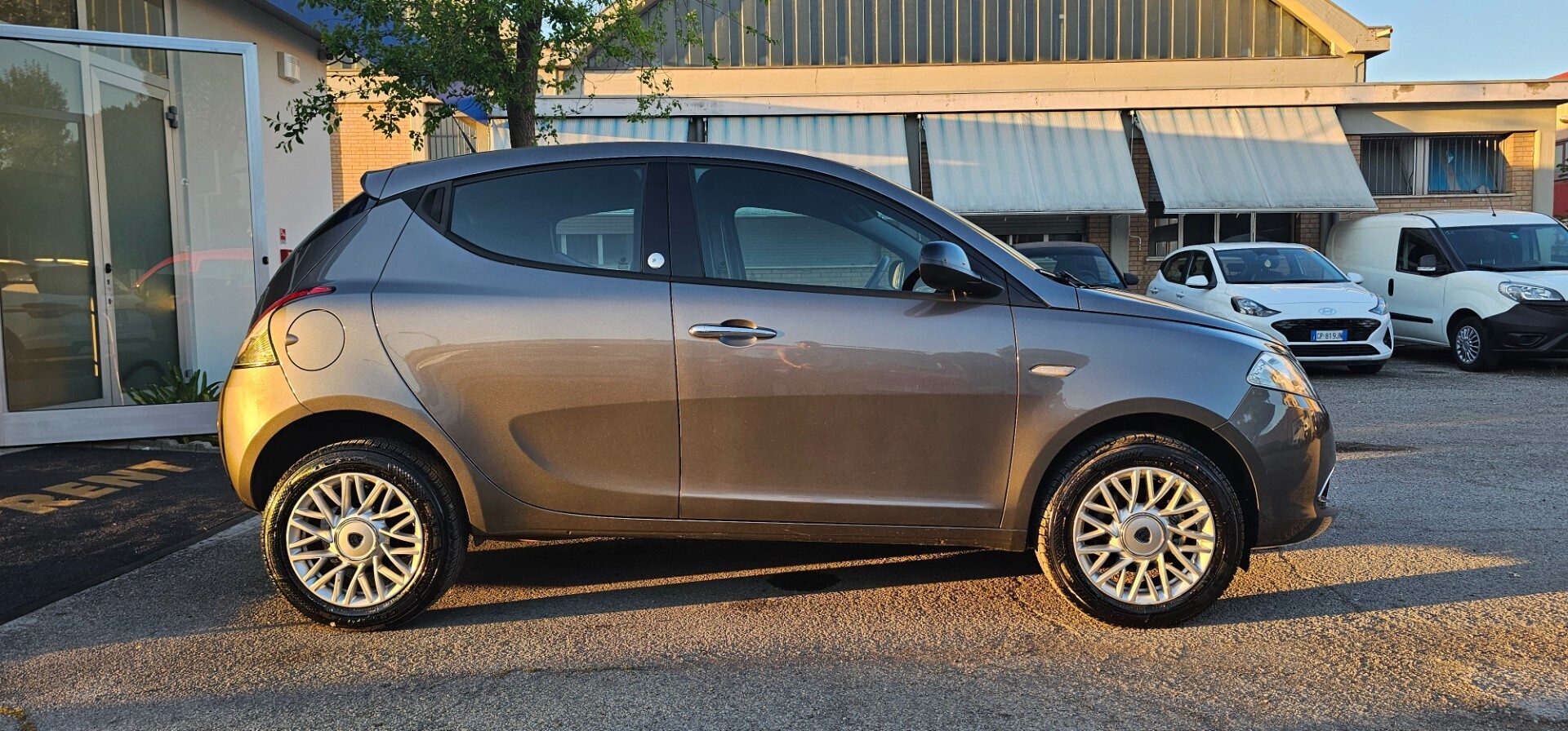 Lancia Ypsilon 0.9 TwinAir 85 CV Metano Ecochic