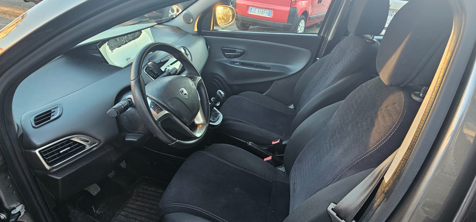 Lancia Ypsilon 0.9 TwinAir 85 CV Metano Ecochic