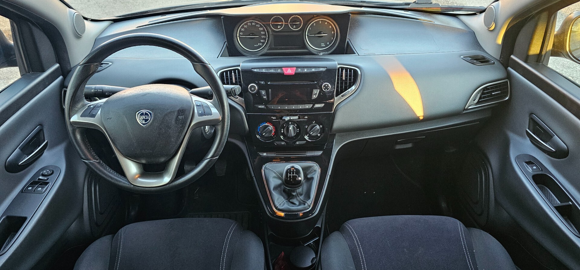 Lancia Ypsilon 0.9 TwinAir 85 CV Metano Ecochic