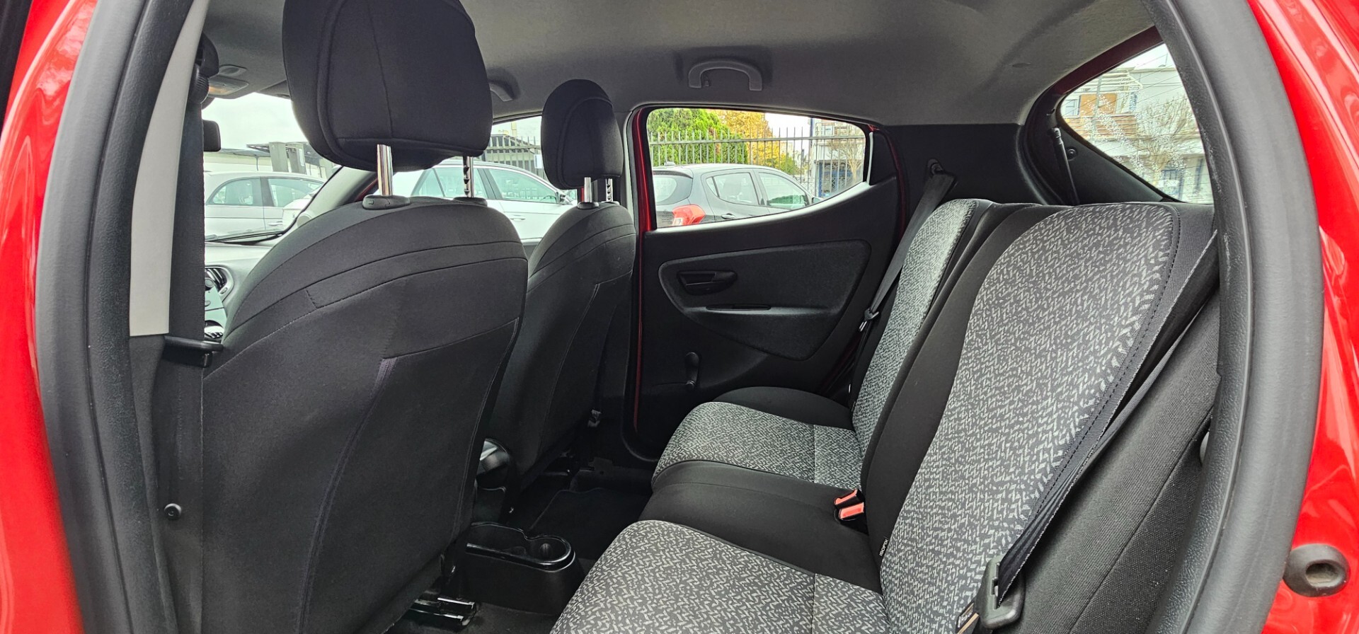 Lancia Ypsilon 1.0 benzina Hybrid