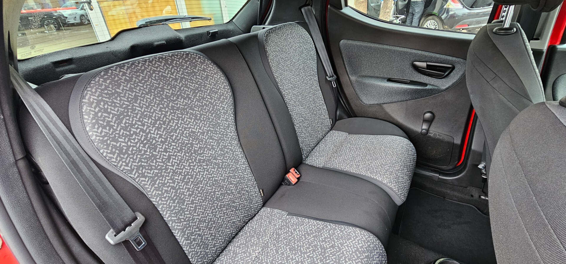 Lancia Ypsilon 1.0 benzina Hybrid