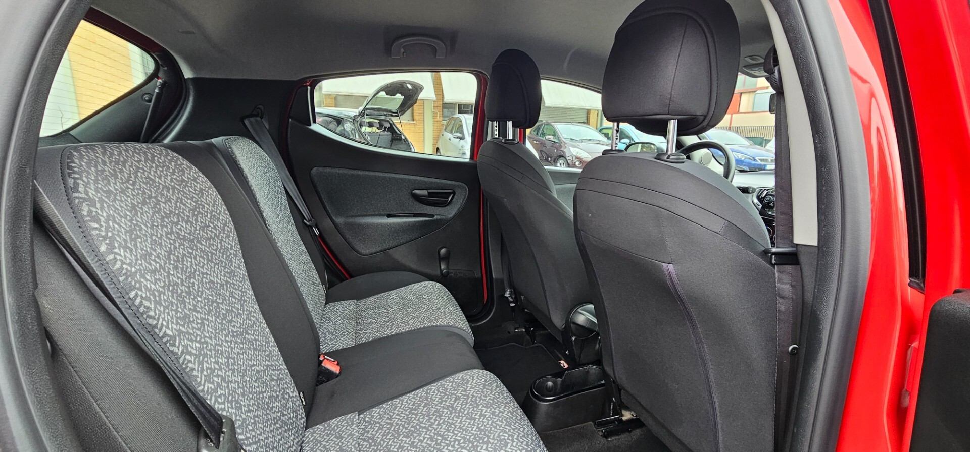 Lancia Ypsilon 1.0 benzina Hybrid