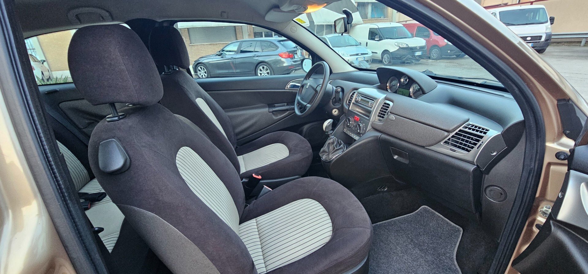 Lancia Ypsilon 1.2 Argento