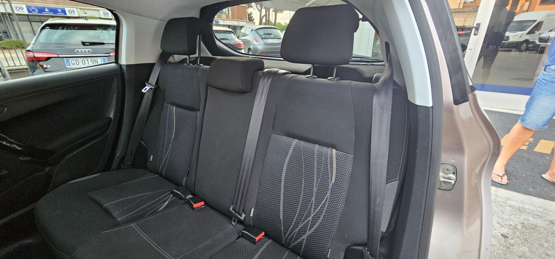 Peugeot 208 1.4 HDi 68 CV Allure solo 49000 Km