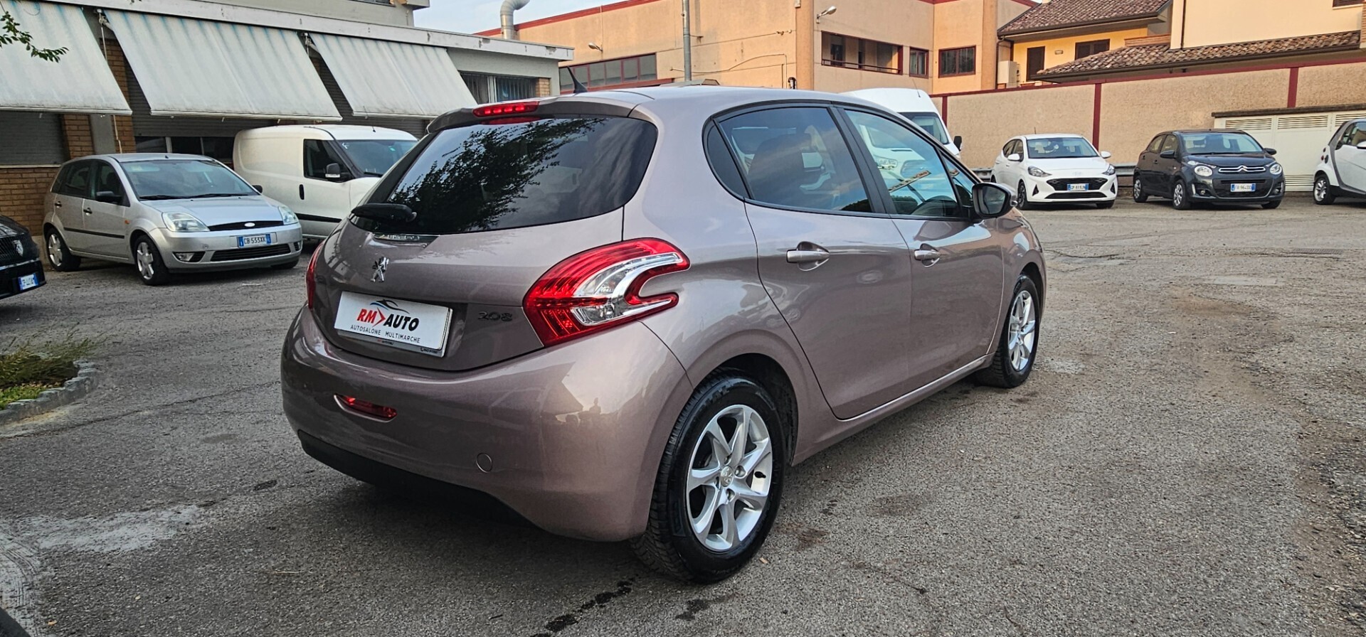 Peugeot 208 1.4 HDi 68 CV Allure solo 49000 Km