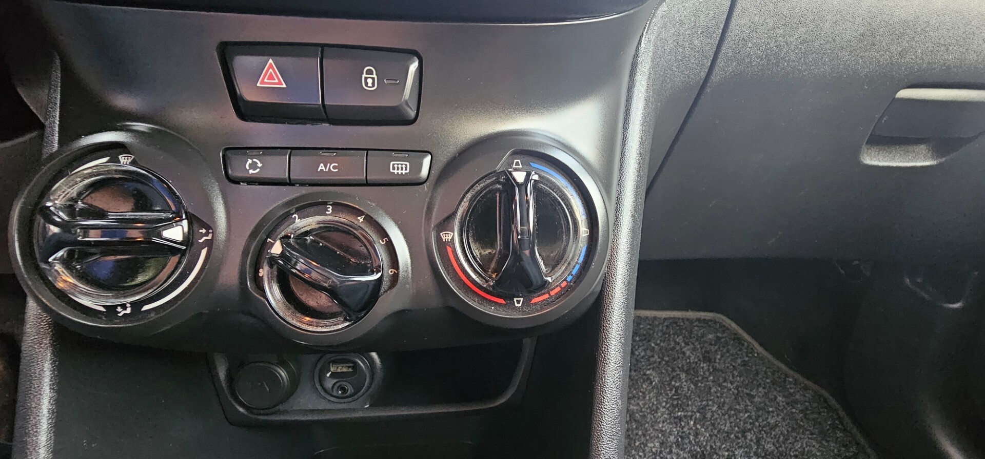 Peugeot 208 1.4 HDi 68 CV Allure solo 49000 Km