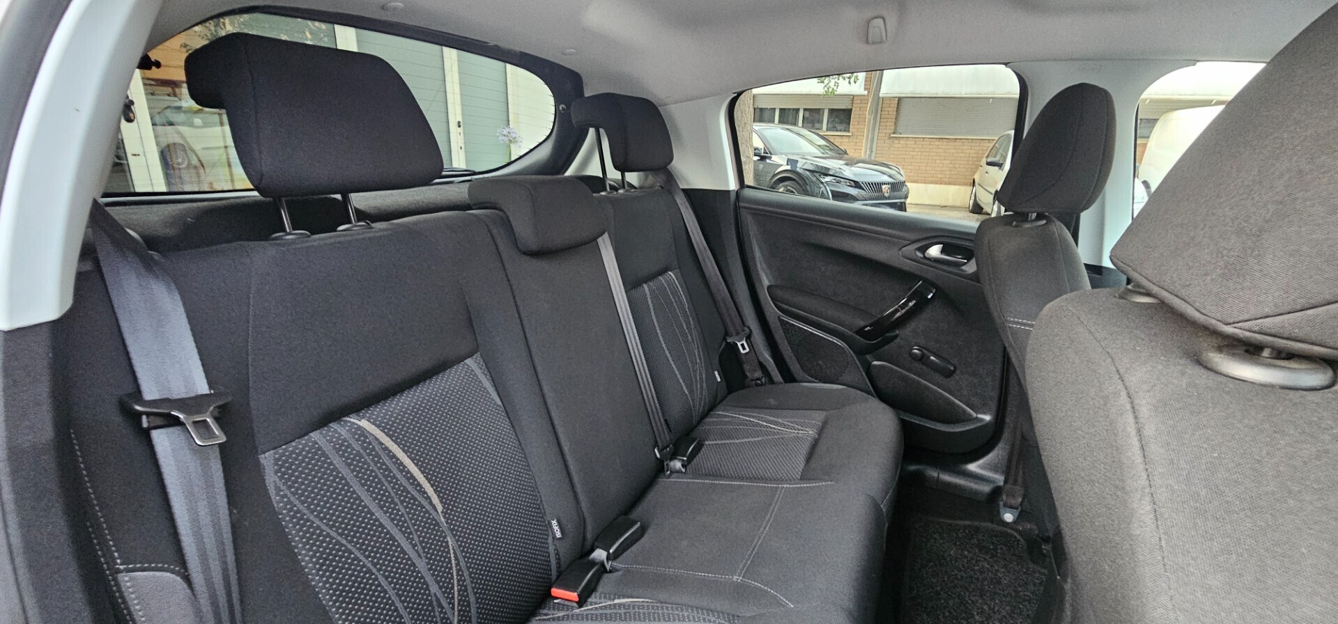 Peugeot 208 1.4 HDi 68 CV Allure solo 49000 Km