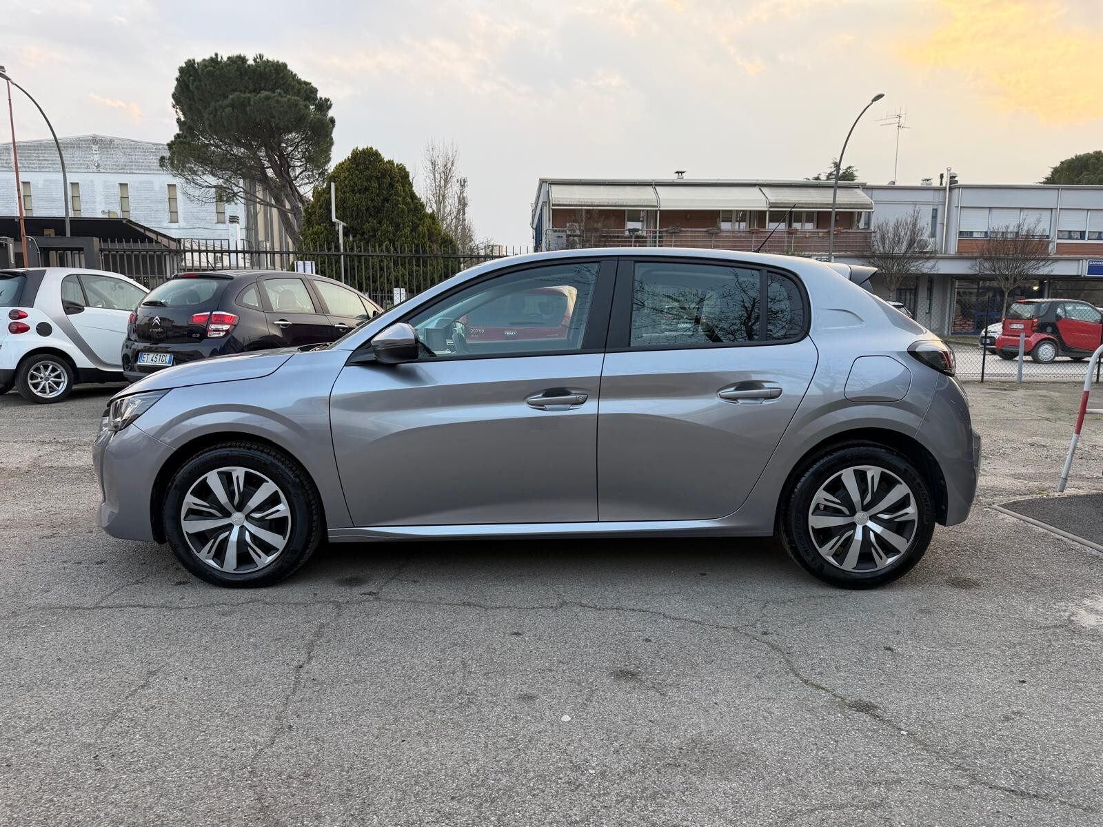 Peugeot 208 5 porte Active SOLO 5000 KM