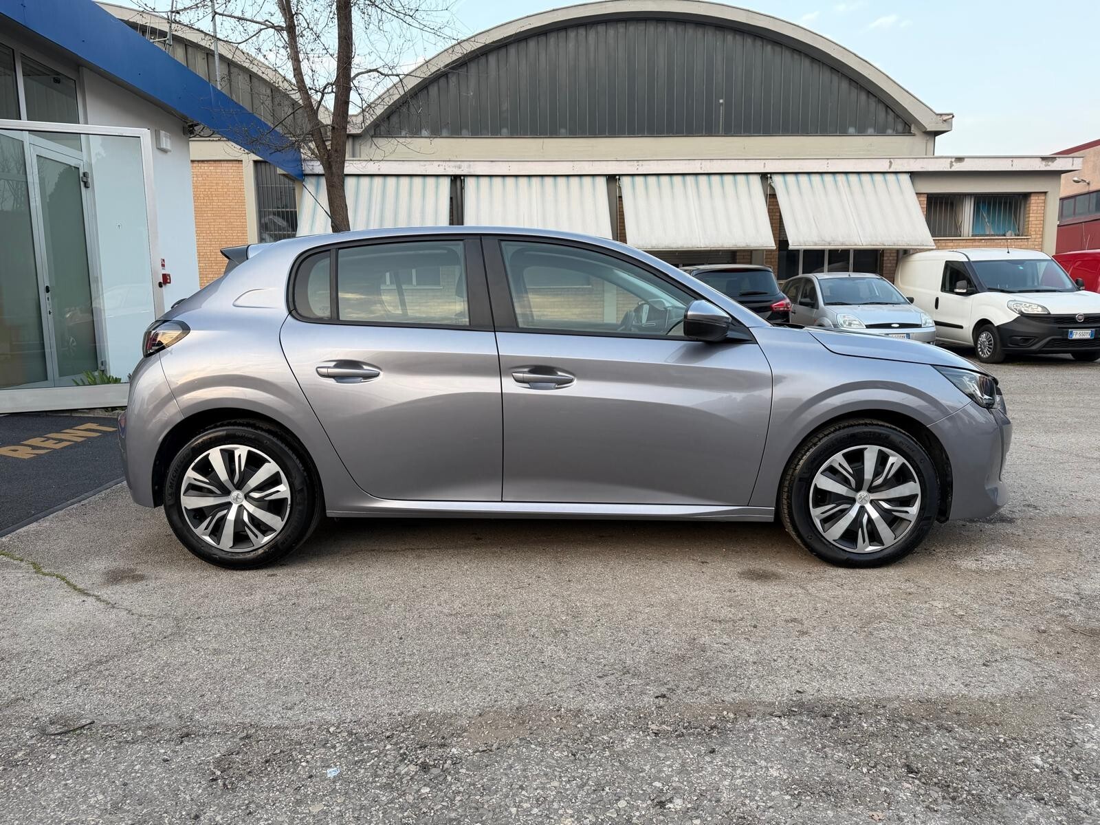 Peugeot 208 5 porte Active SOLO 5000 KM