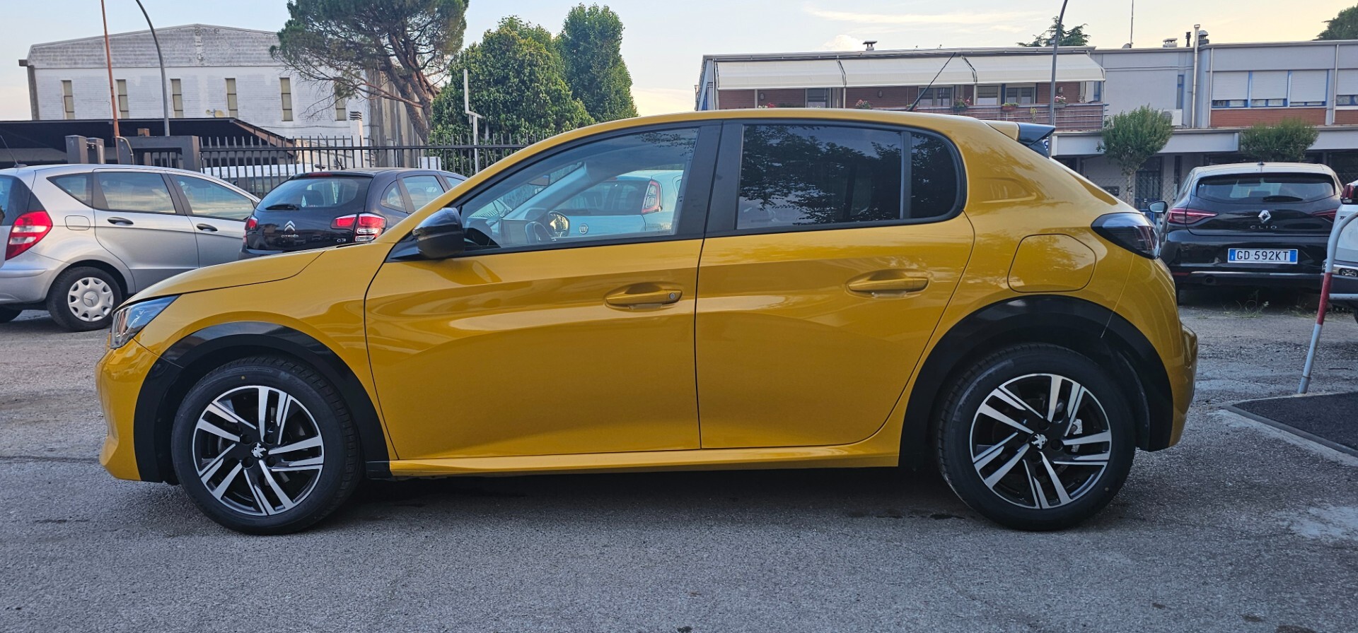 Peugeot 208 BlueHDi 100 Stop&Start 5 porte Allure