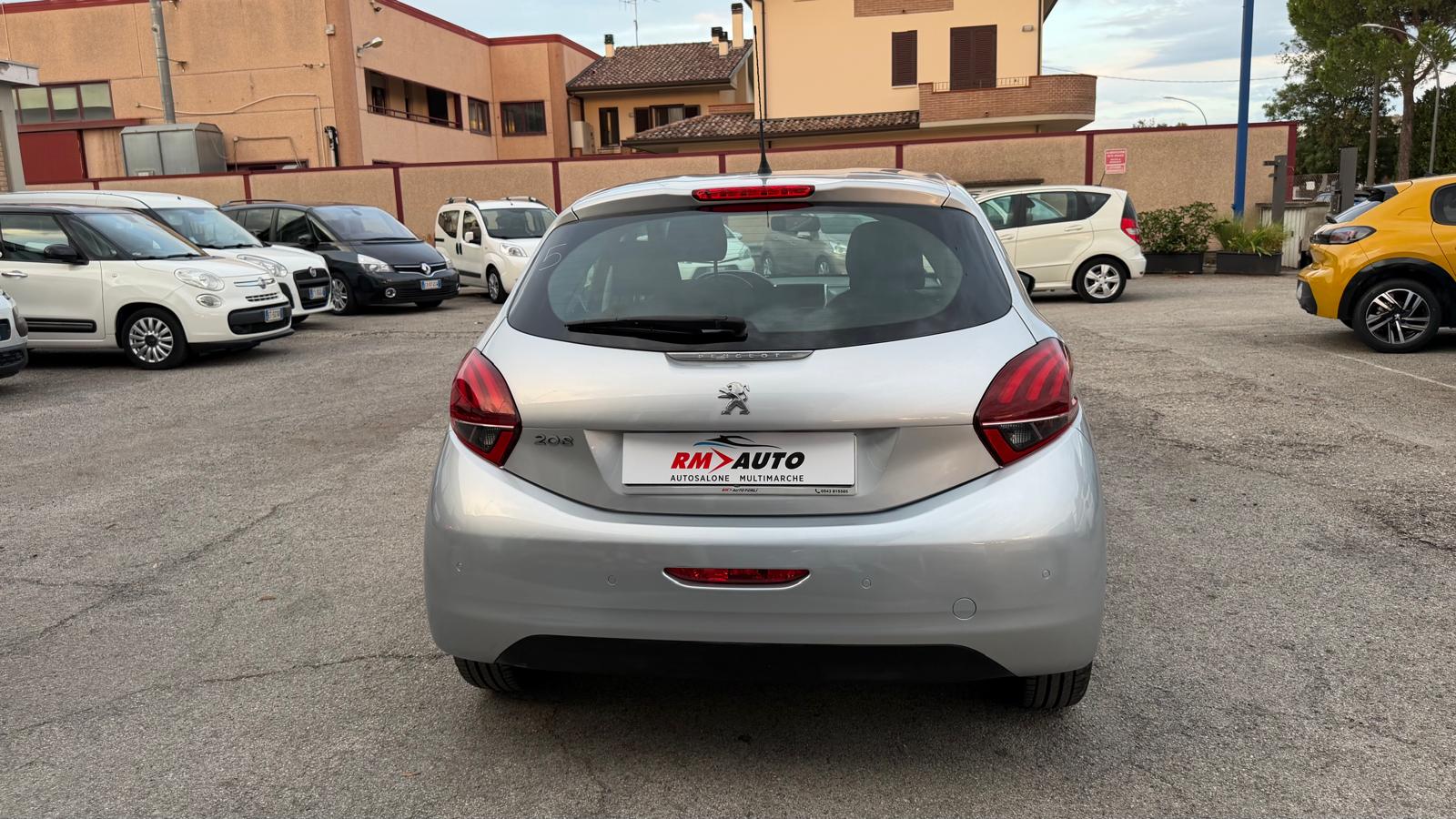 Peugeot 208 PureTech 82 5 porte Allure
