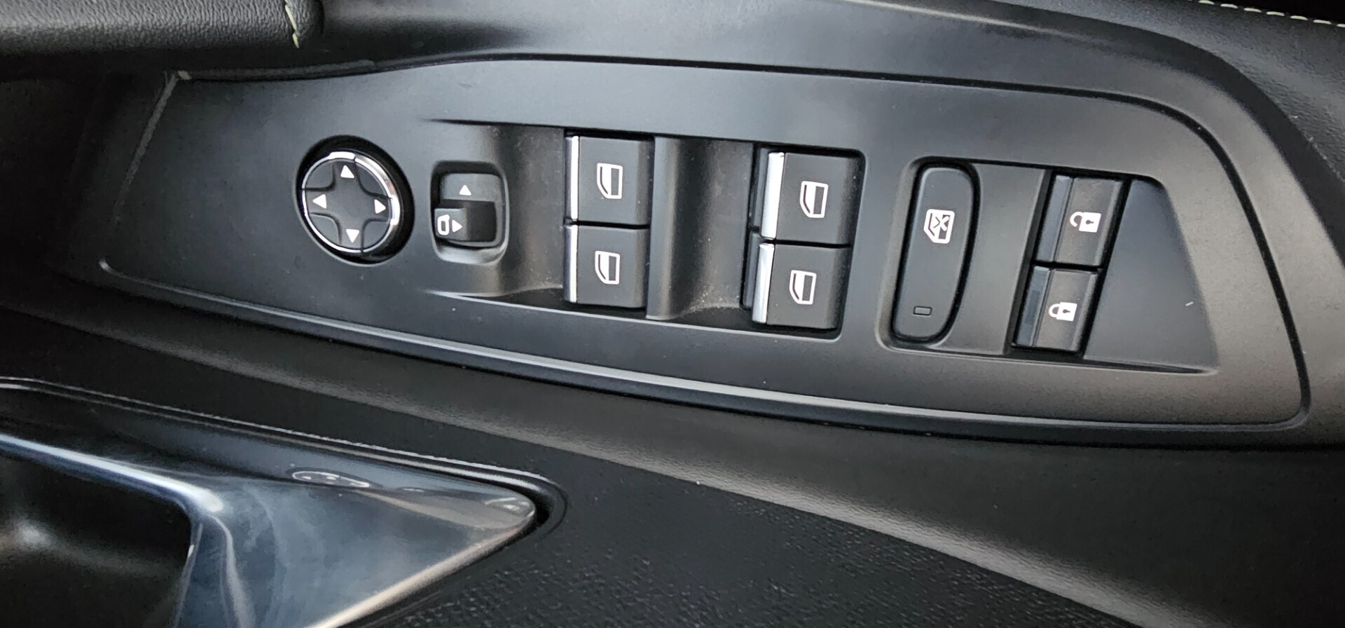 Peugeot 408 Plug-in Hybrid 225 e-EAT8 GT