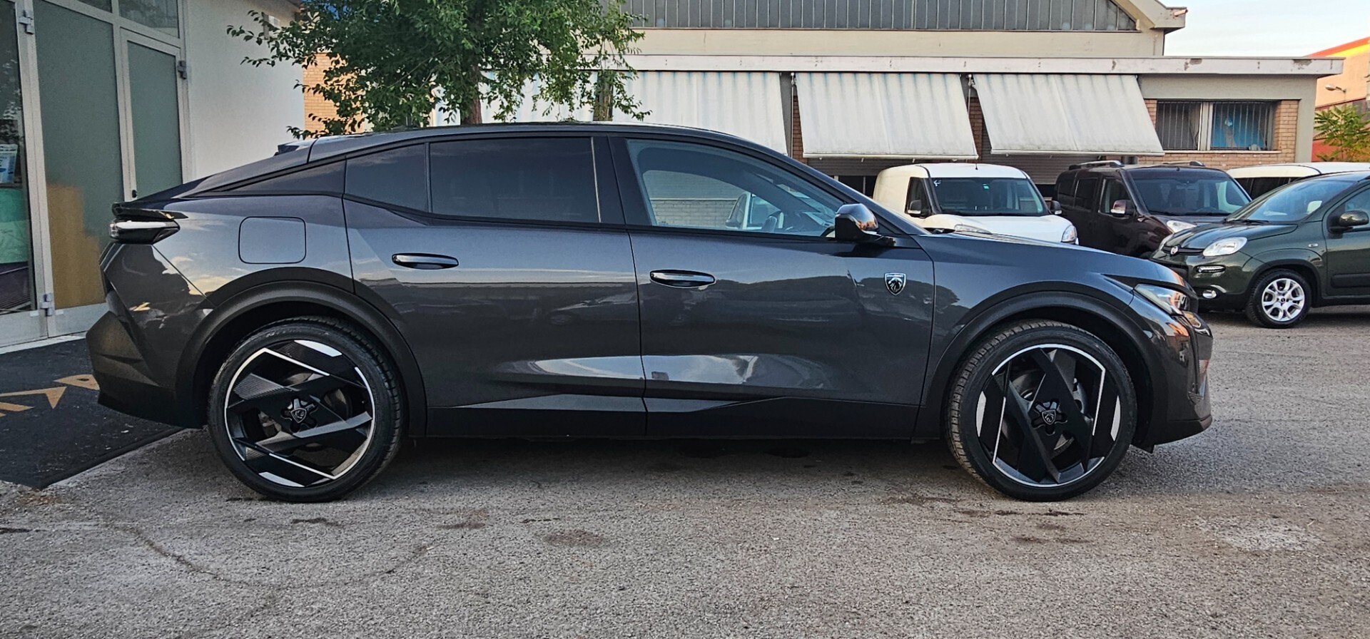 Peugeot 408 Plug-in Hybrid 225 e-EAT8 GT