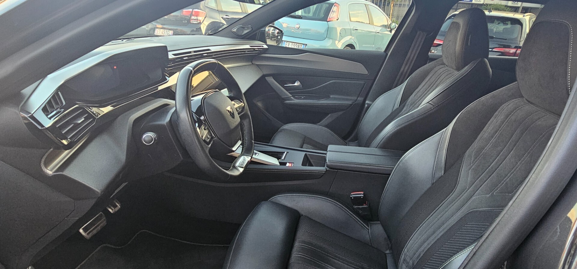 Peugeot 408 Plug-in Hybrid 225 e-EAT8 GT