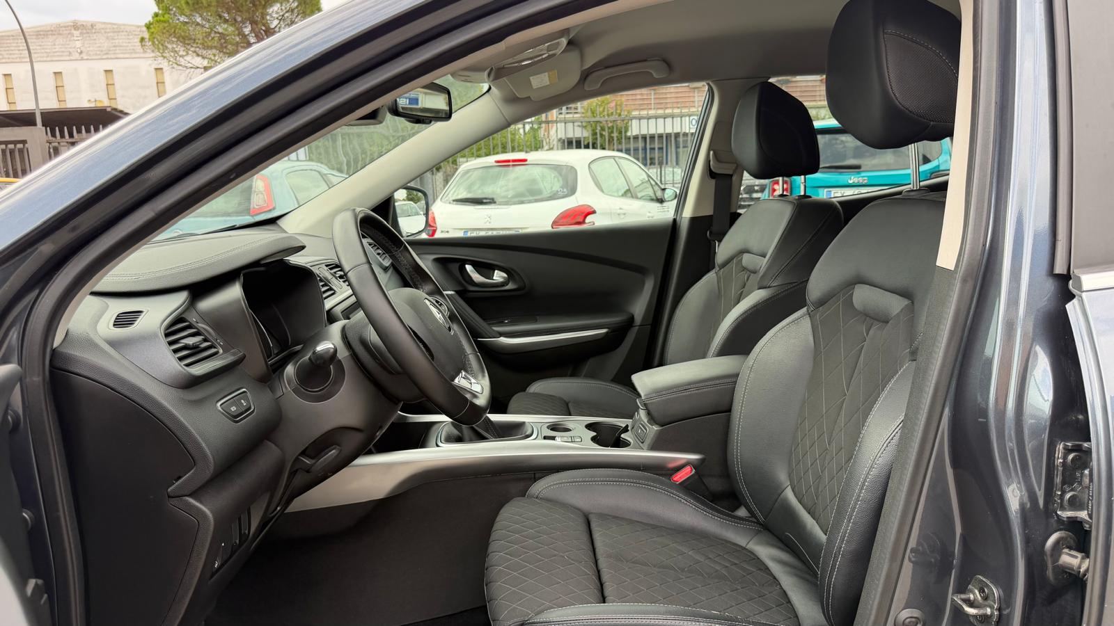Renault Kadjar solo 59.000 k m !!