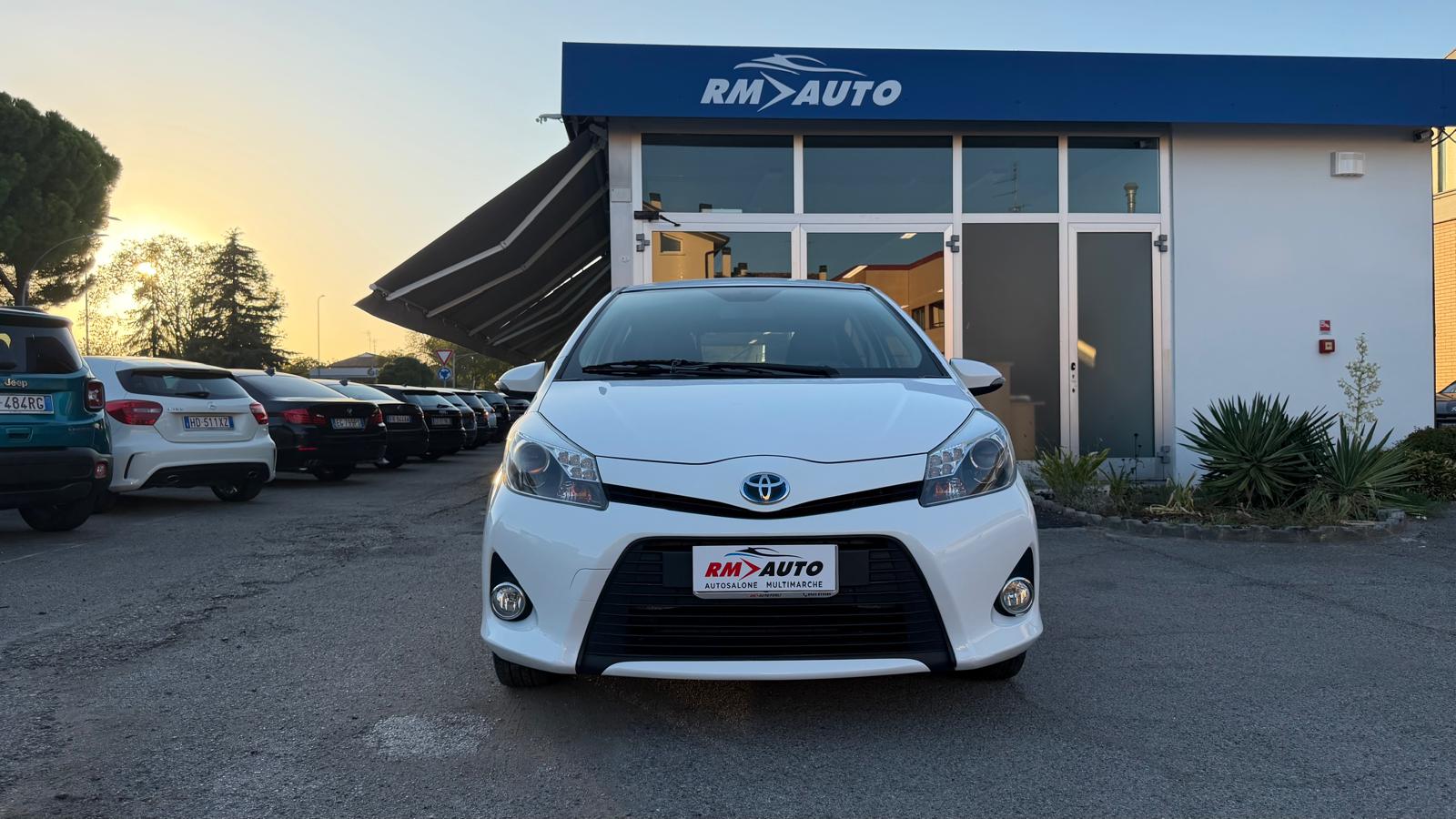 Toyota Yaris 1.5 Hybrid AUTOMATICA!