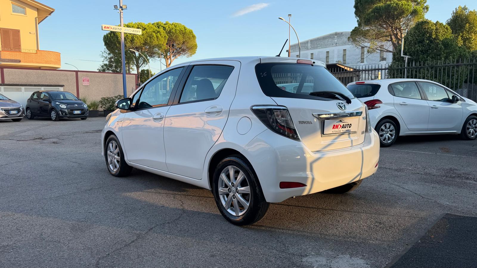 Toyota Yaris 1.5 Hybrid AUTOMATICA!